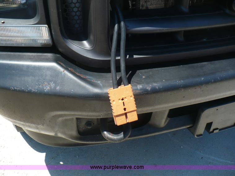 image for item B1280 2002 Ford F550 utility pickup truck