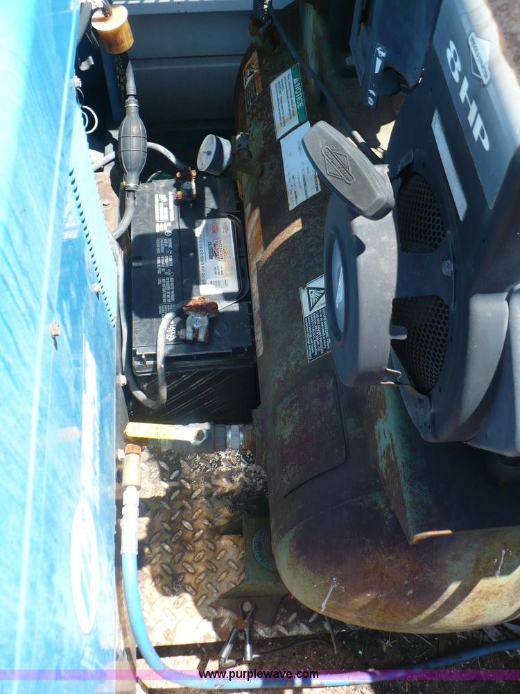 image for item B1280 2002 Ford F550 utility pickup truck