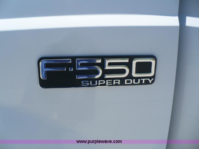 image for item B1280 2002 Ford F550 utility pickup truck