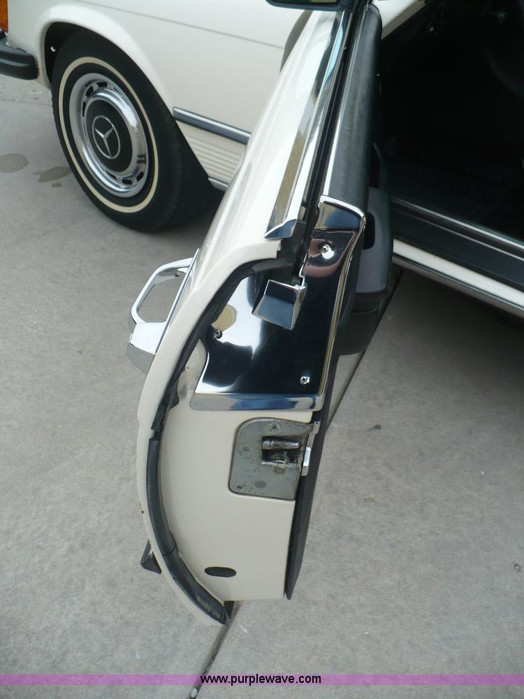 image for item B6365 1974 Mercedes Benz 450SL convertible hard top