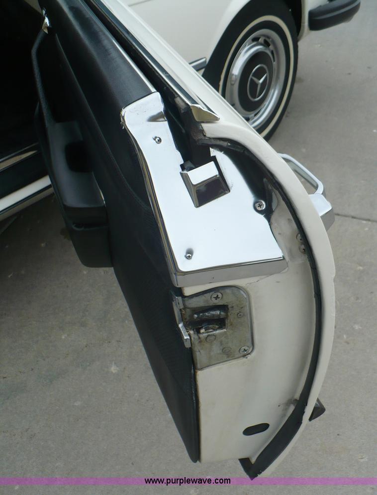 image for item B6365 1974 Mercedes Benz 450SL convertible hard top