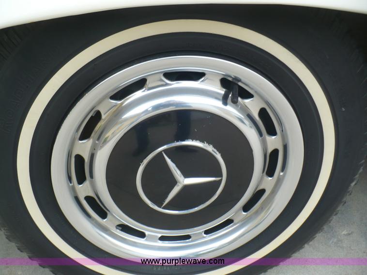 image for item B6365 1974 Mercedes Benz 450SL convertible hard top