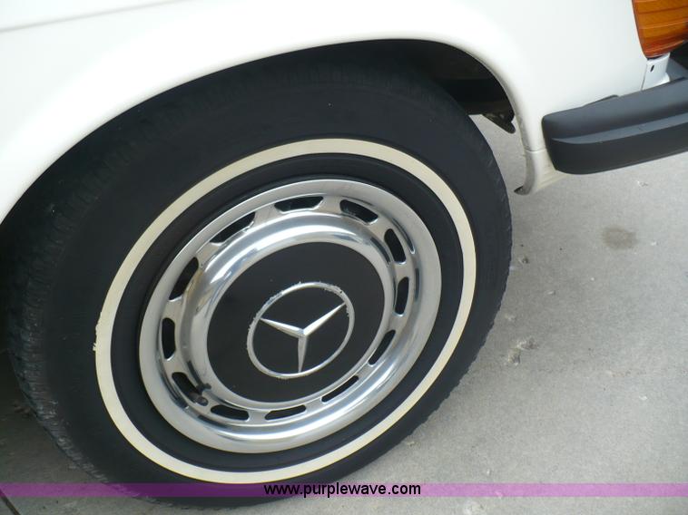 image for item B6365 1974 Mercedes Benz 450SL convertible hard top