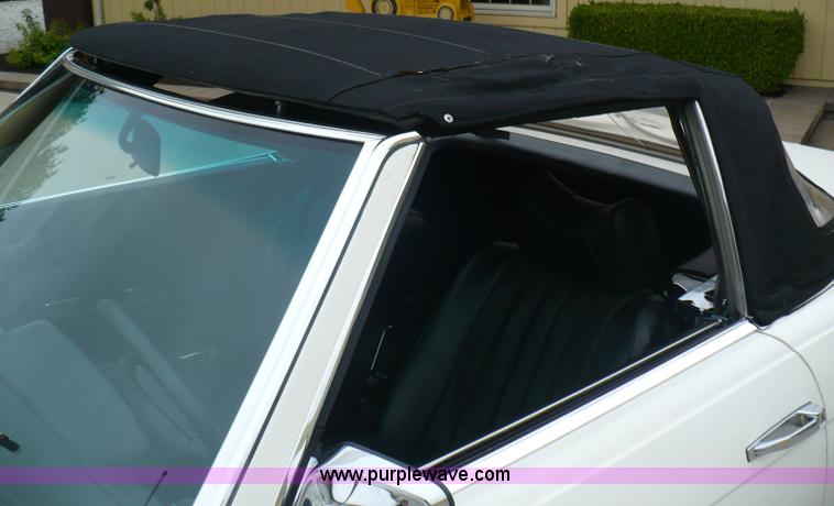 image for item B6365 1974 Mercedes Benz 450SL convertible hard top