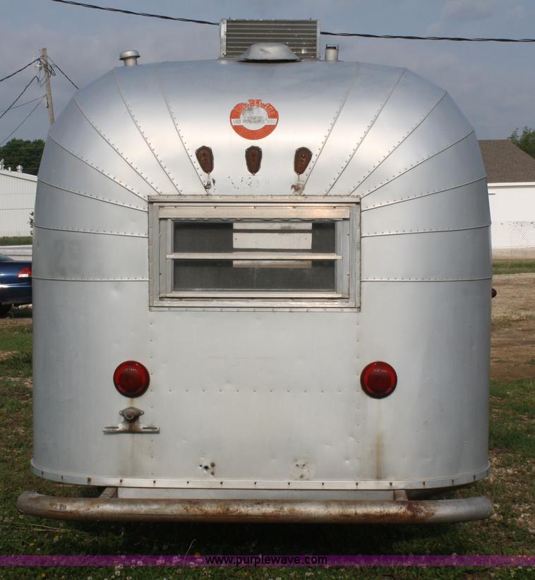 image for item B6609 1957 Avion Coach Corporation T-21 18' camper