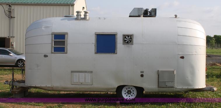 image for item B6609 1957 Avion Coach Corporation T-21 18' camper