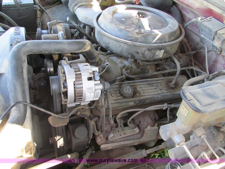 image for item B6716 1989 Chevrolet 1500 Silverado pickup truck