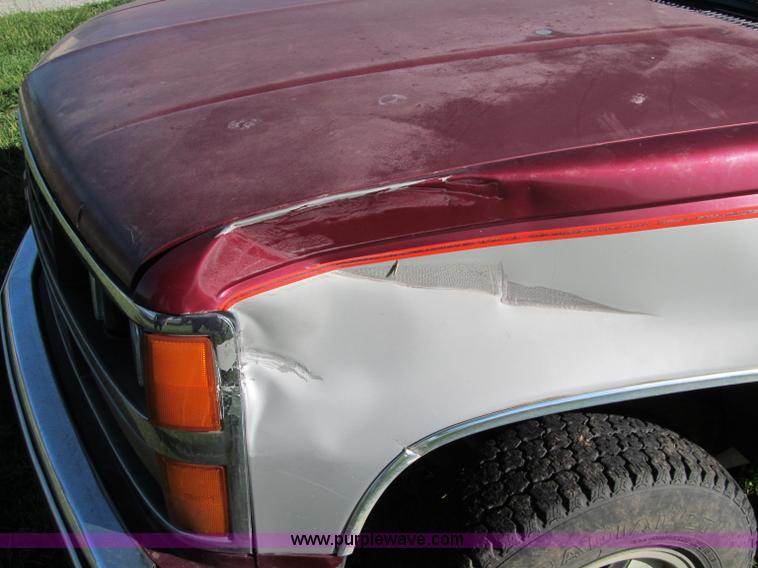 image for item B6716 1989 Chevrolet 1500 Silverado pickup truck