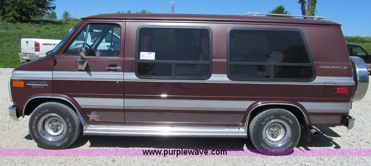 image for item B6717 1987 Chevrolet Starcraft 20 van