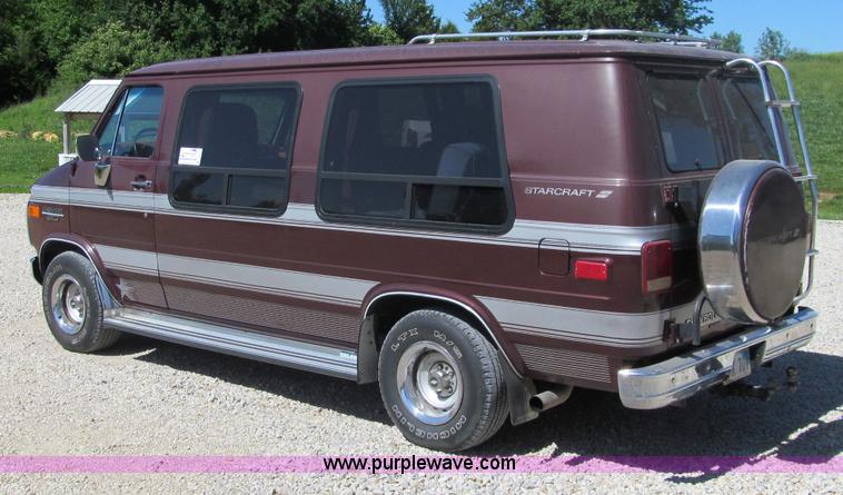 image for item B6717 1987 Chevrolet Starcraft 20 van