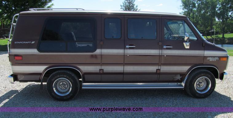 image for item B6717 1987 Chevrolet Starcraft 20 van