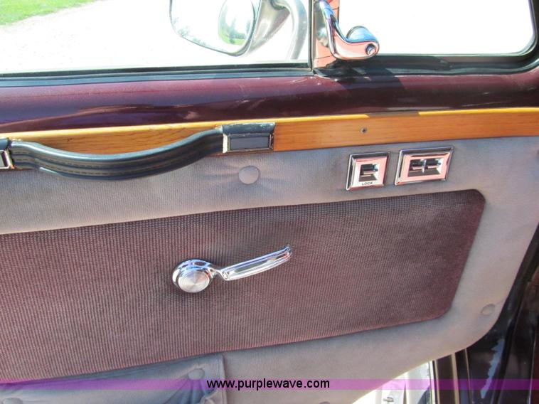 image for item B6717 1987 Chevrolet Starcraft 20 van