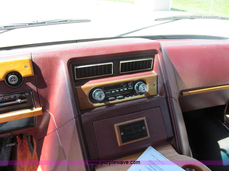 image for item B6717 1987 Chevrolet Starcraft 20 van