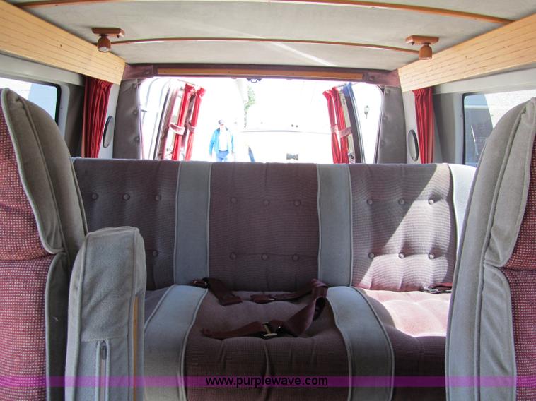 image for item B6717 1987 Chevrolet Starcraft 20 van