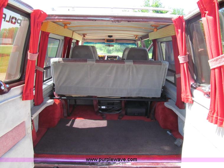 image for item B6717 1987 Chevrolet Starcraft 20 van