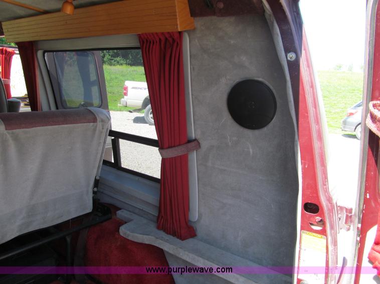 image for item B6717 1987 Chevrolet Starcraft 20 van