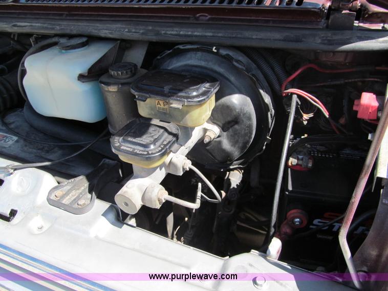 image for item B6717 1987 Chevrolet Starcraft 20 van