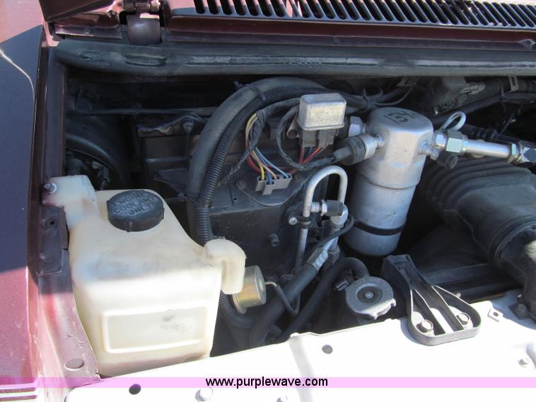 image for item B6717 1987 Chevrolet Starcraft 20 van