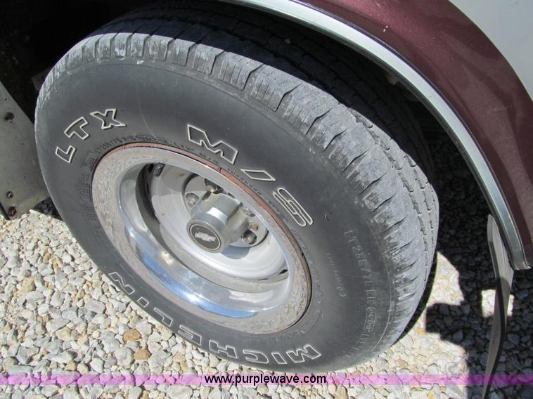 image for item B6717 1987 Chevrolet Starcraft 20 van