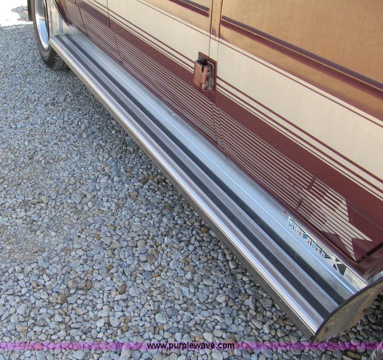 image for item B6717 1987 Chevrolet Starcraft 20 van