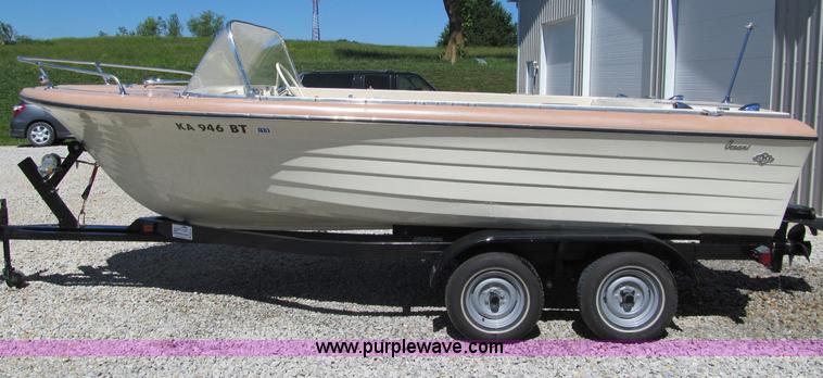 image for item B6721 1965 Oceanic 18' boat