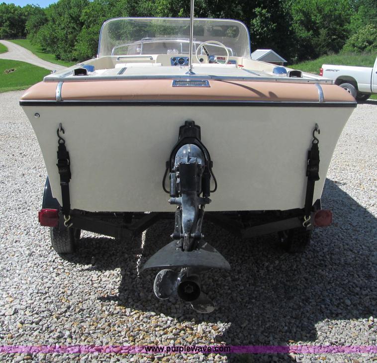 image for item B6721 1965 Oceanic 18' boat