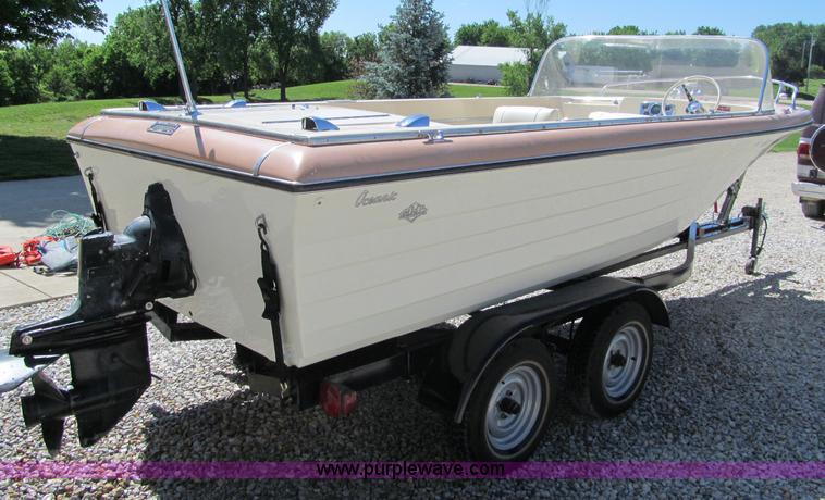 image for item B6721 1965 Oceanic 18' boat