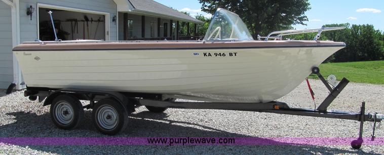 image for item B6721 1965 Oceanic 18' boat