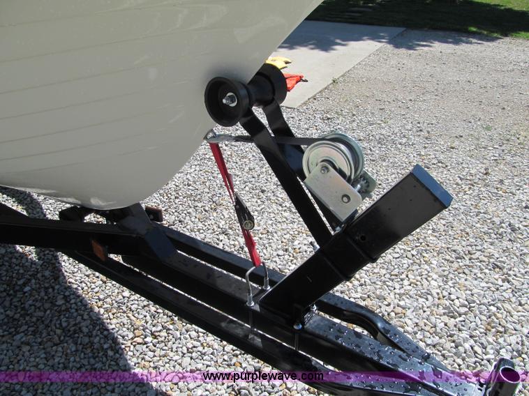 image for item B6721 1965 Oceanic 18' boat