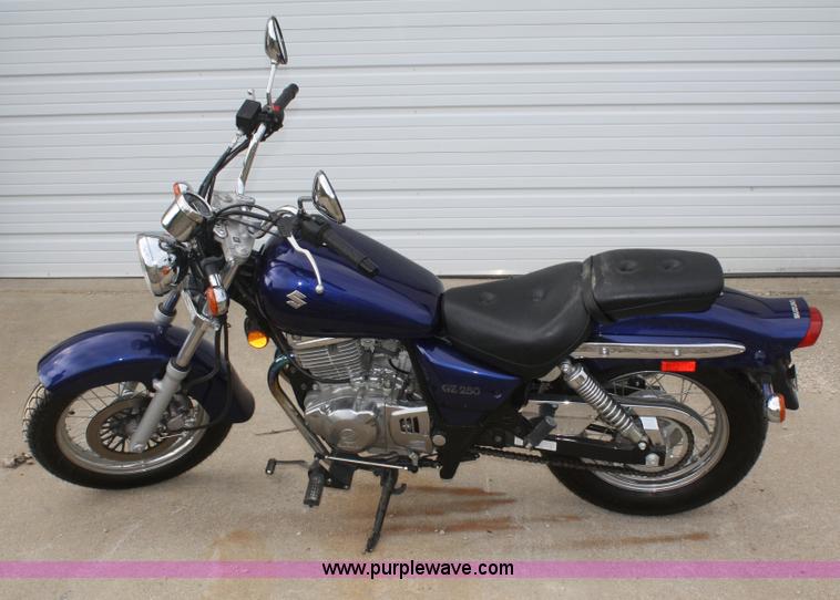 image for item B6857 2007 Suzuki GZ250 motorcycle
