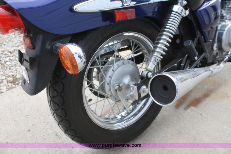 image for item B6857 2007 Suzuki GZ250 motorcycle