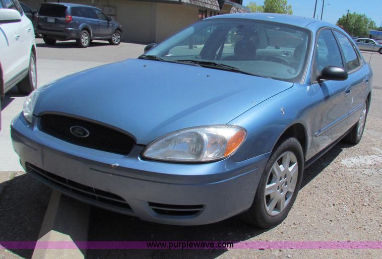 image for item B7231 2007 Ford Taurus SE