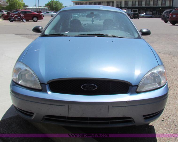 image for item B7231 2007 Ford Taurus SE