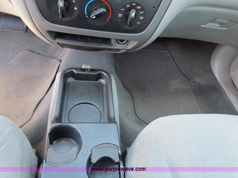 image for item B7231 2007 Ford Taurus SE