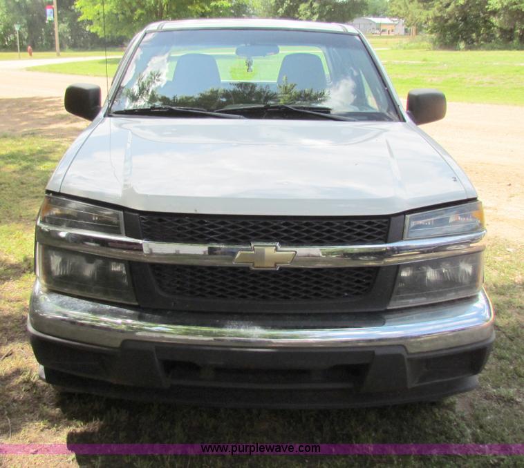 image for item B7254 2005 Chevrolet Colorado extended cab pickup truck