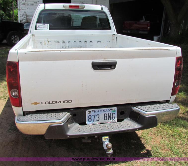 image for item B7254 2005 Chevrolet Colorado extended cab pickup truck