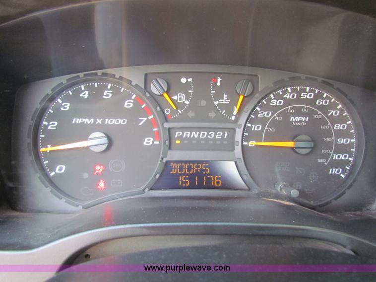 image for item B7254 2005 Chevrolet Colorado extended cab pickup truck