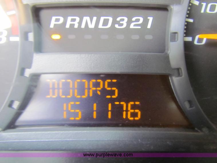 image for item B7254 2005 Chevrolet Colorado extended cab pickup truck