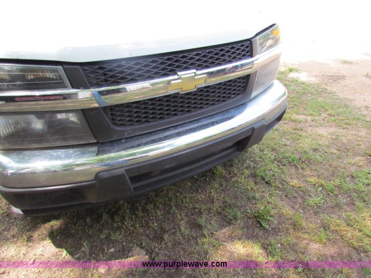 image for item B7254 2005 Chevrolet Colorado extended cab pickup truck