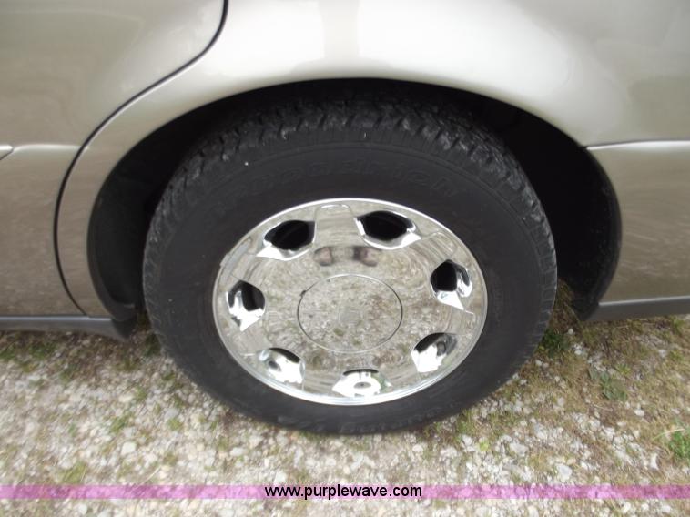 image for item C2086 2001 Cadillac DeVille DHS