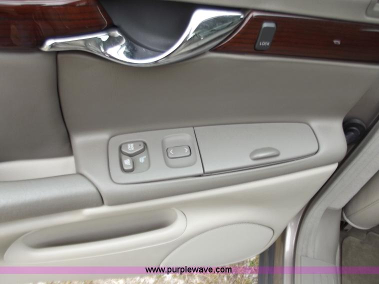 image for item C2086 2001 Cadillac DeVille DHS