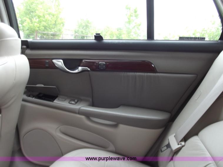 image for item C2086 2001 Cadillac DeVille DHS