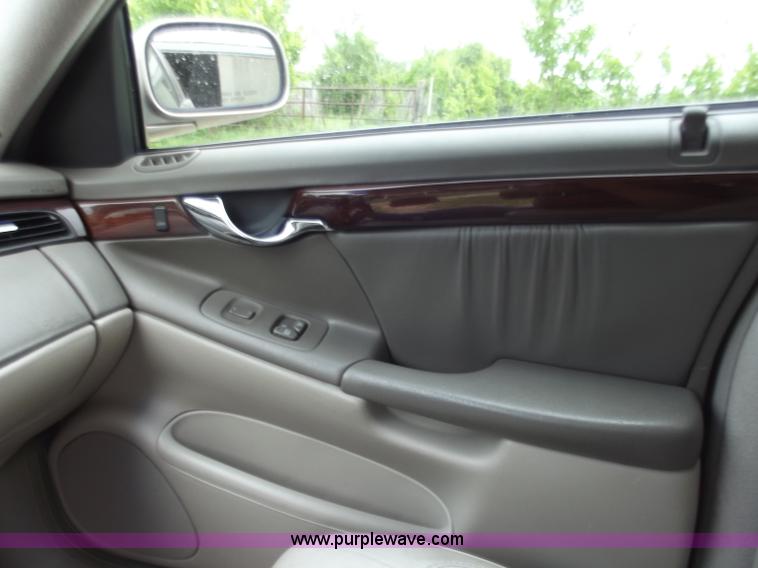 image for item C2086 2001 Cadillac DeVille DHS