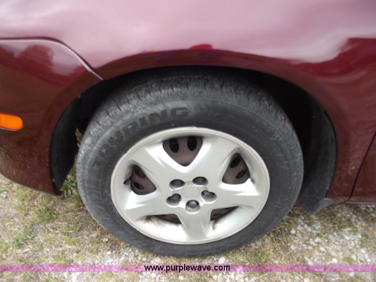 image for item C2087 2002 Dodge Neon SE