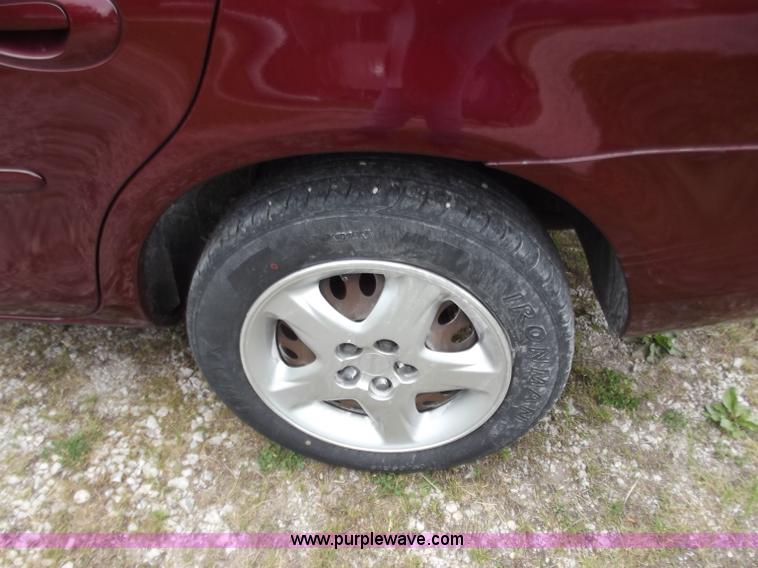 image for item C2087 2002 Dodge Neon SE