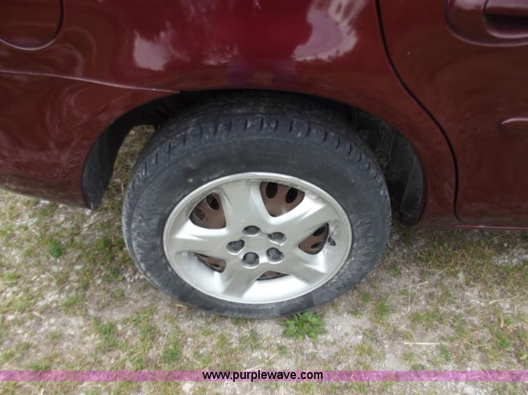 image for item C2087 2002 Dodge Neon SE