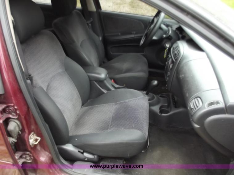 image for item C2087 2002 Dodge Neon SE