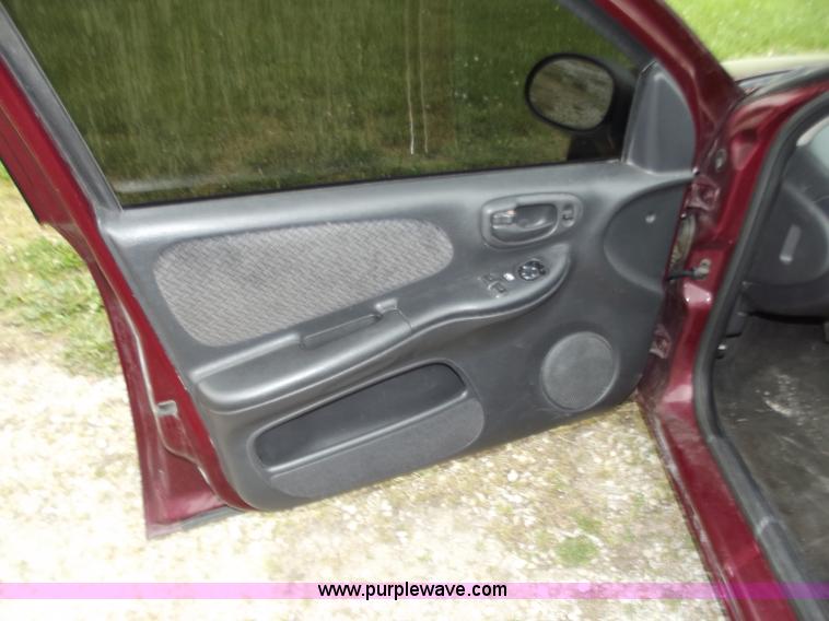 image for item C2087 2002 Dodge Neon SE