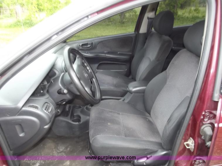 image for item C2087 2002 Dodge Neon SE