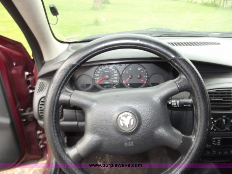 image for item C2087 2002 Dodge Neon SE